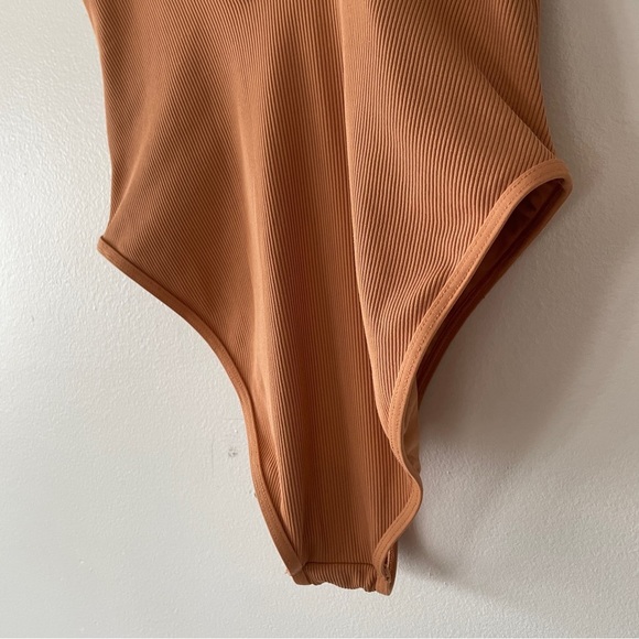 L*Space Ribbed Float On Classic One Piece Swimsuit - Picture 13 of 14